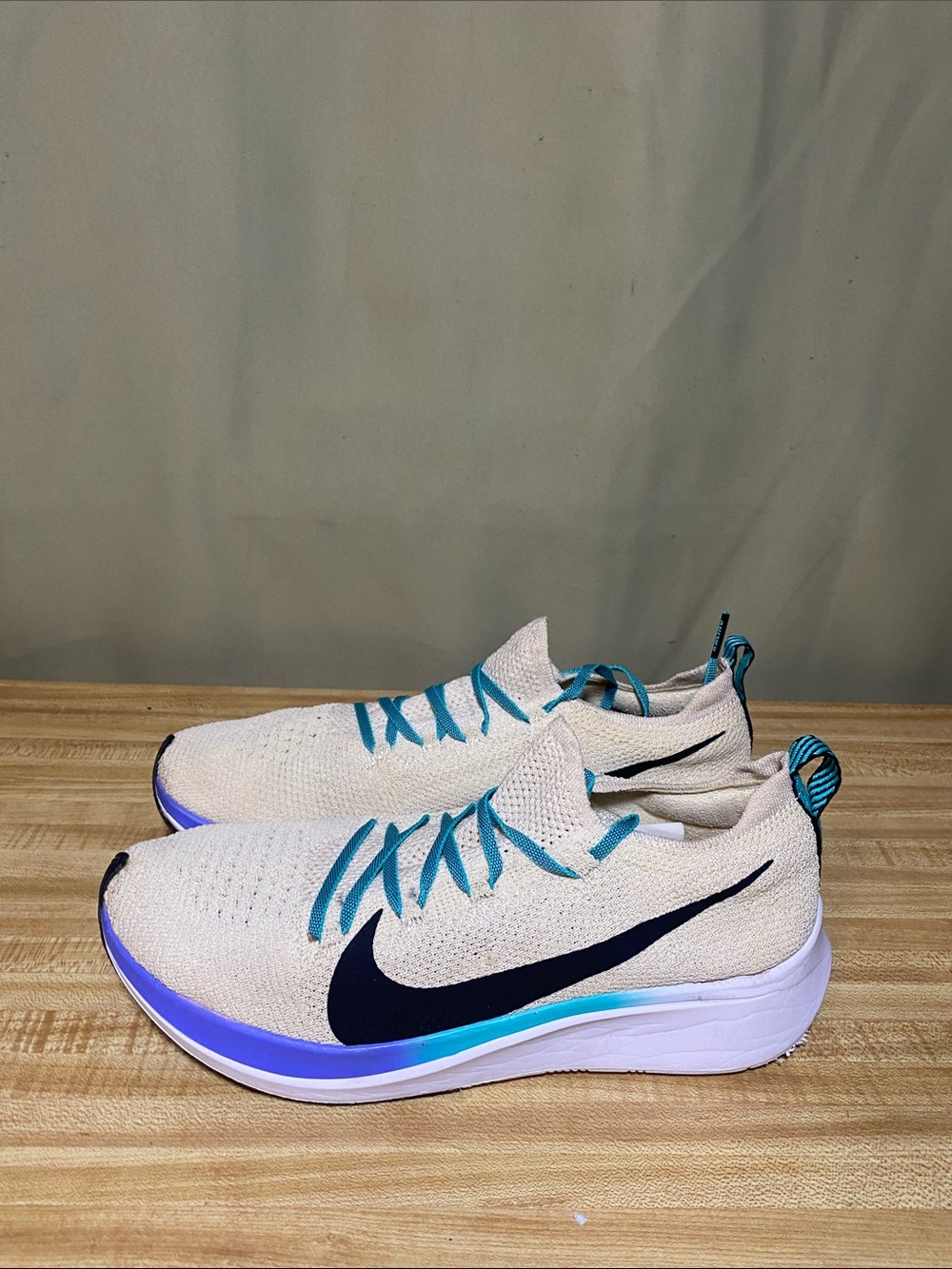 Nike Zoom Fly FlyKnit Light Cream Running Shoes women size 9